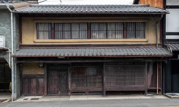 廻り階段のある京町家